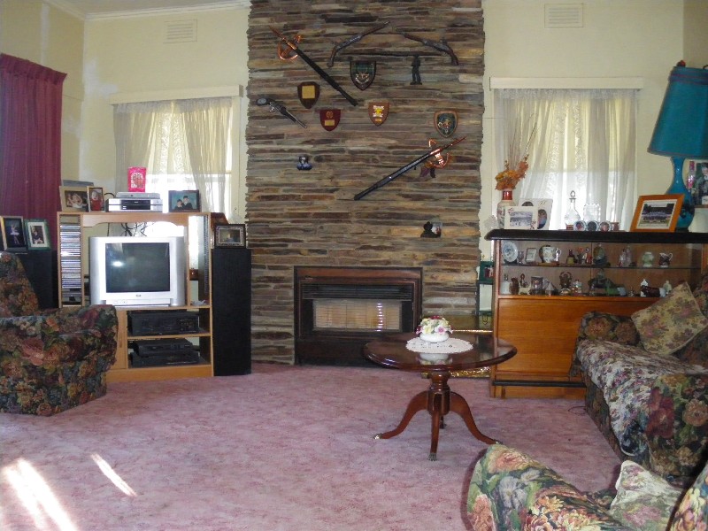 2 black Street, Watsonia VIC 3087