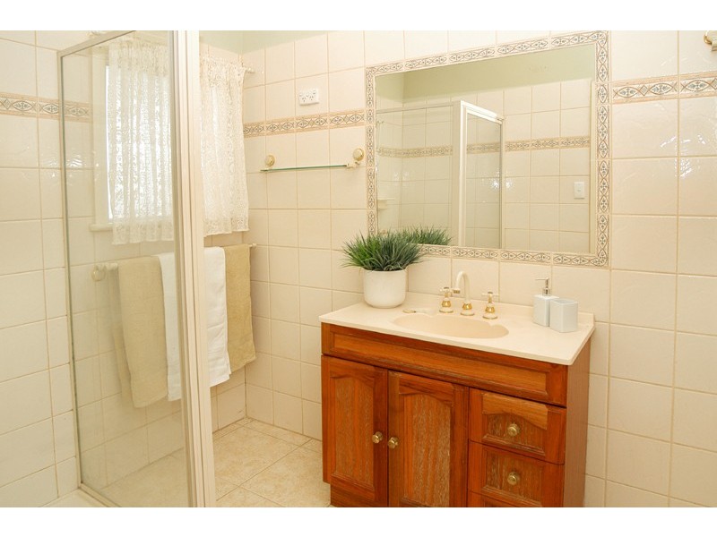 1/12 Davey Road, Montmorency VIC 3094