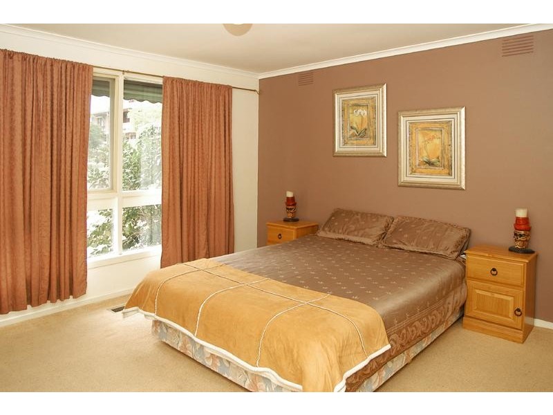 19 Derwent Place, Watsonia North VIC 3087