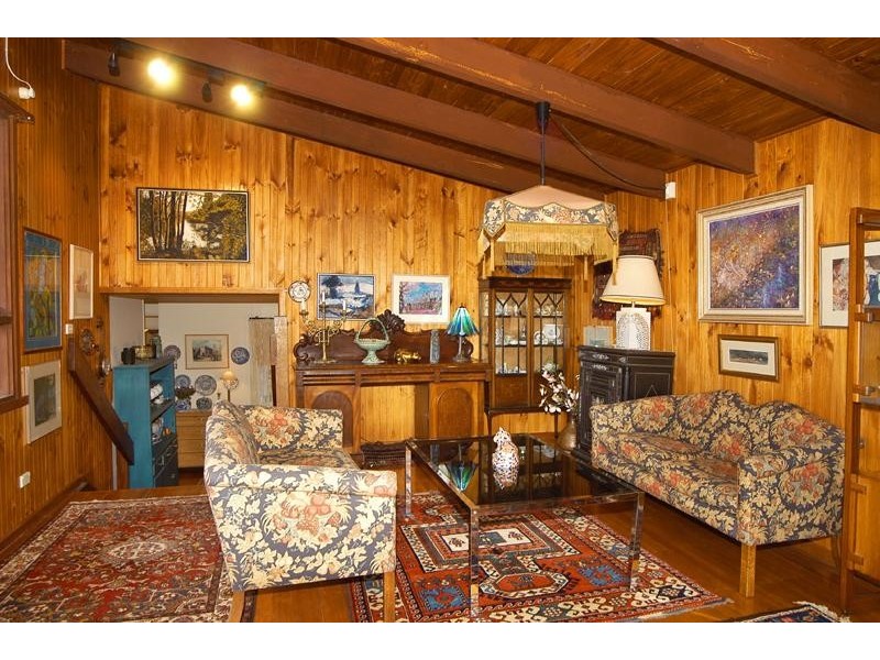 12 Longmuir Road, Watsonia VIC 3087