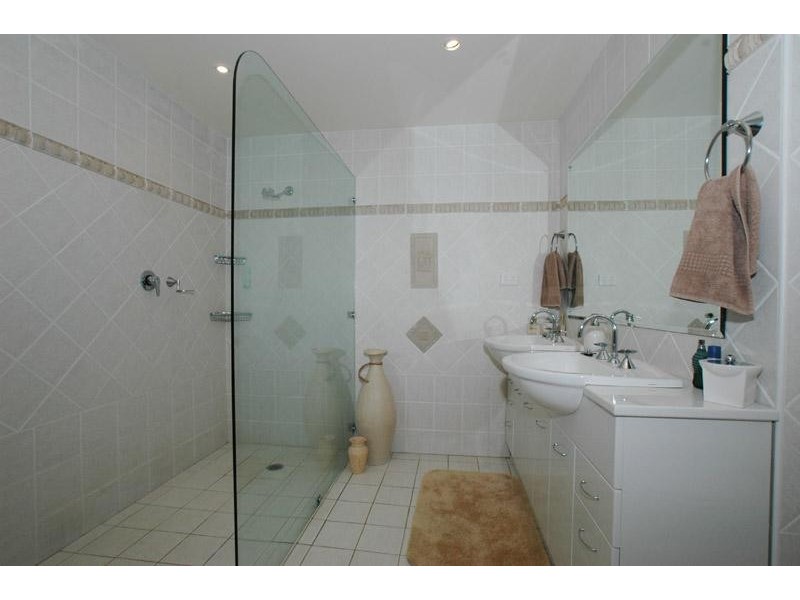 33 Nautilus Cres, St Huberts Island NSW 2257