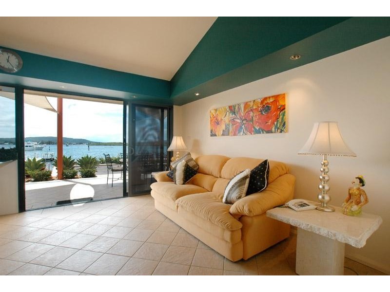 33 Nautilus Cres, St Huberts Island NSW 2257