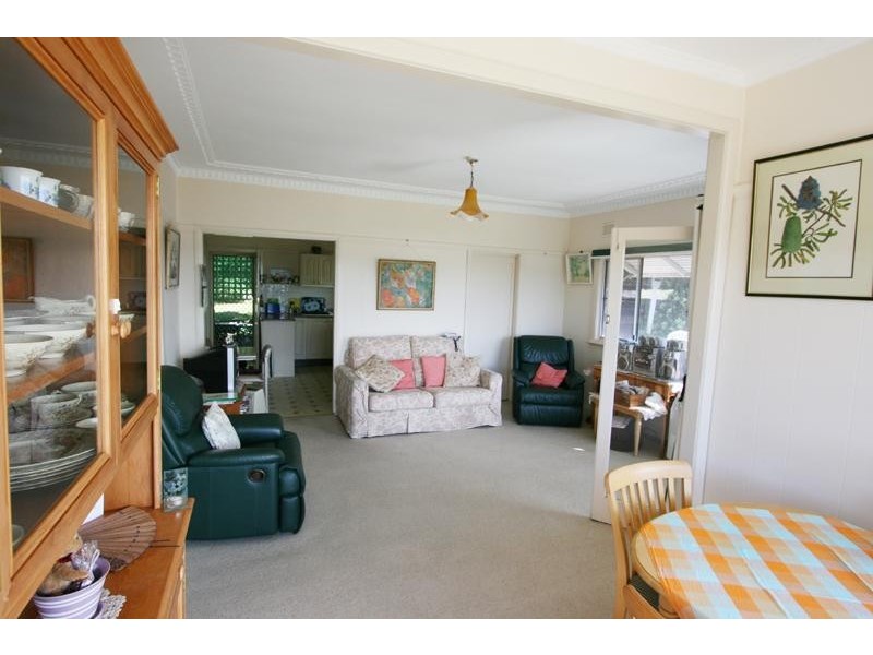 379 Orange Grove Rd, Blackwall NSW 2256