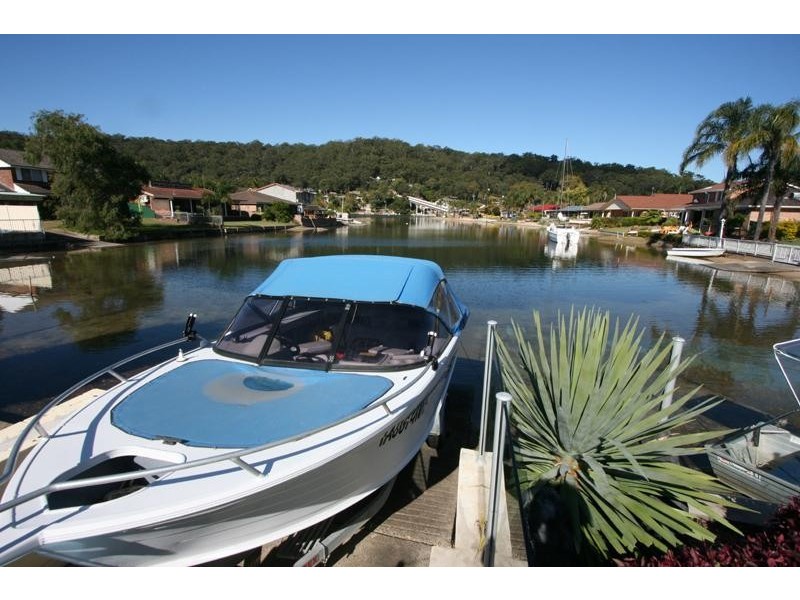 3 Barracouta Ave, St Huberts Island NSW 2257