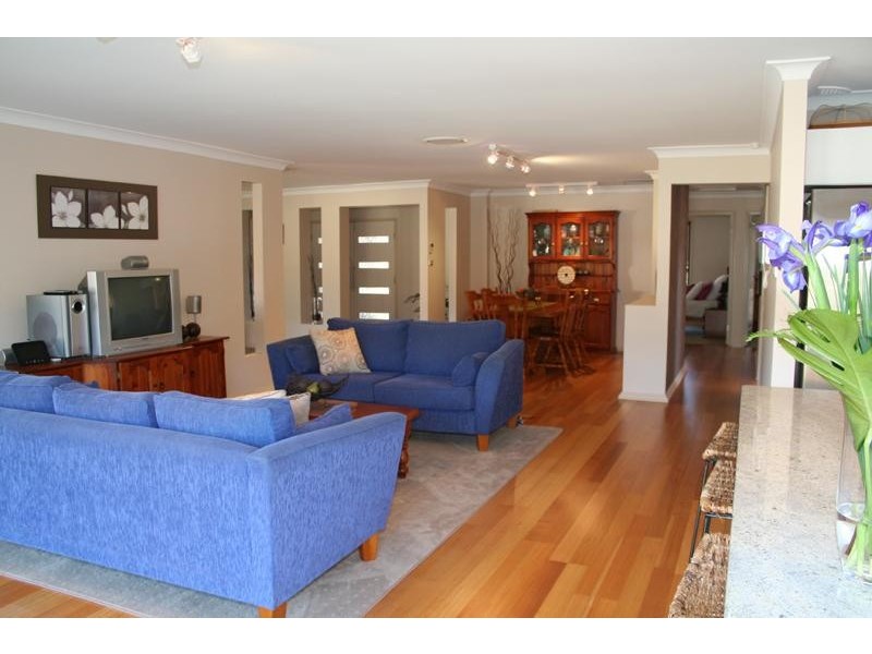 3 Barracouta Ave, St Huberts Island NSW 2257