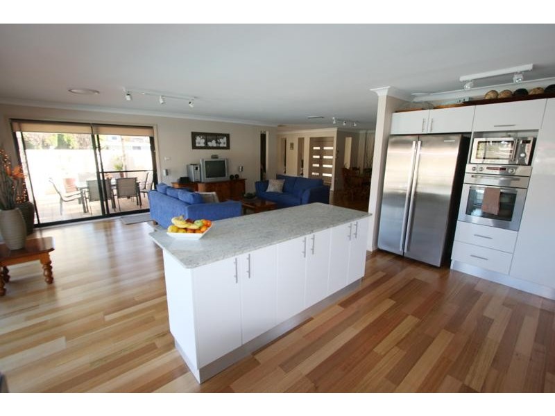 3 Barracouta Ave, St Huberts Island NSW 2257
