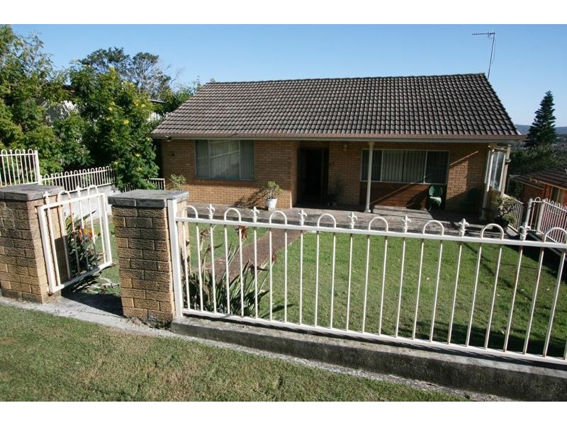 7 Masefield Ave, Bateau Bay NSW 2261