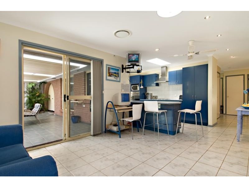 8 Killuna Rd, Kincumber NSW 2251