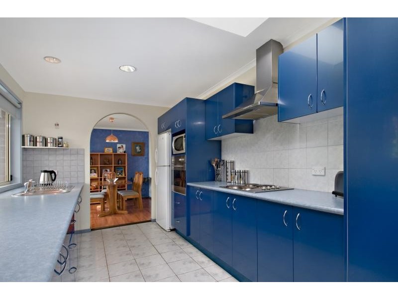 8 Killuna Rd, Kincumber NSW 2251