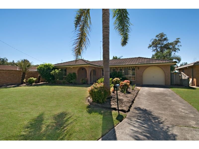 8 Killuna Rd, Kincumber NSW 2251