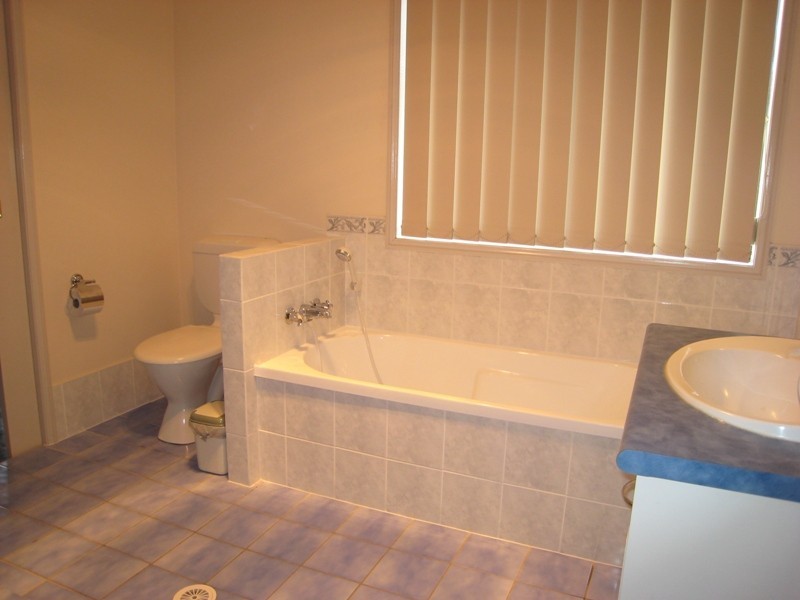 Pacific Pines QLD 4211