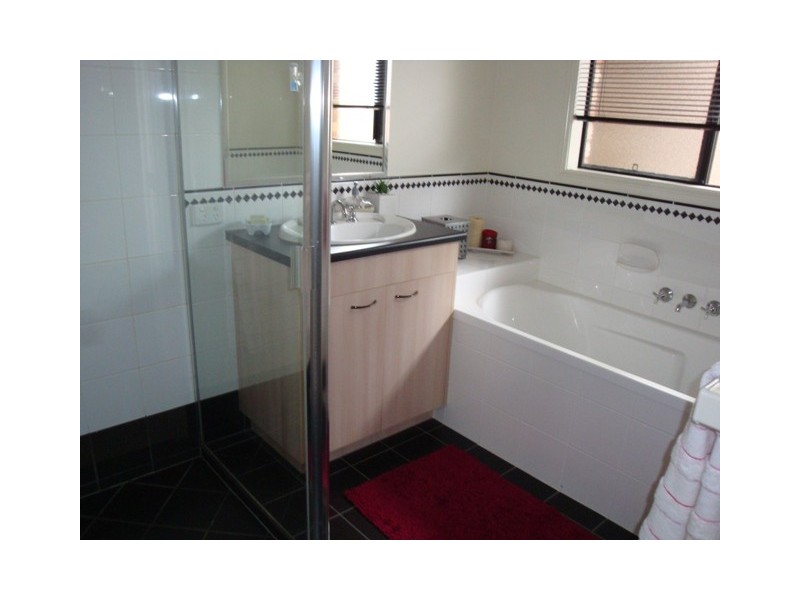 Pacific Pines QLD 4211