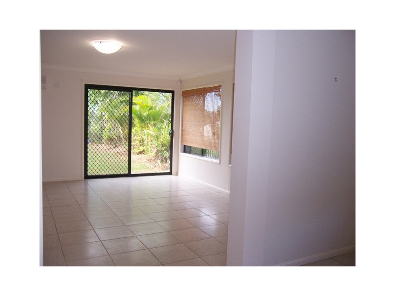 5 Devaney Court, Maudsland QLD 4210