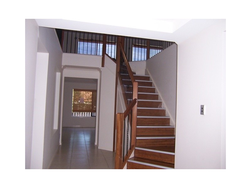 5 Devaney Court, Maudsland QLD 4210