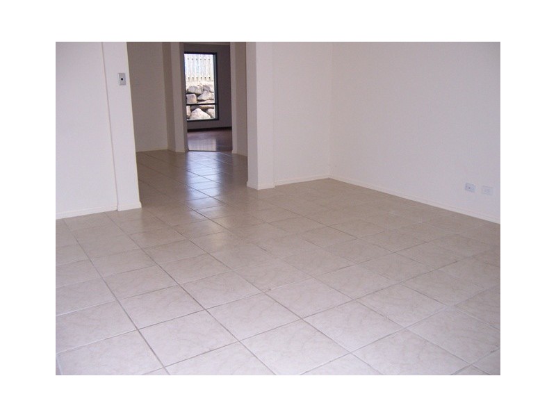 5 Devaney Court, Maudsland QLD 4210