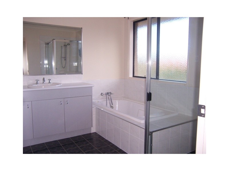 5 Devaney Court, Maudsland QLD 4210