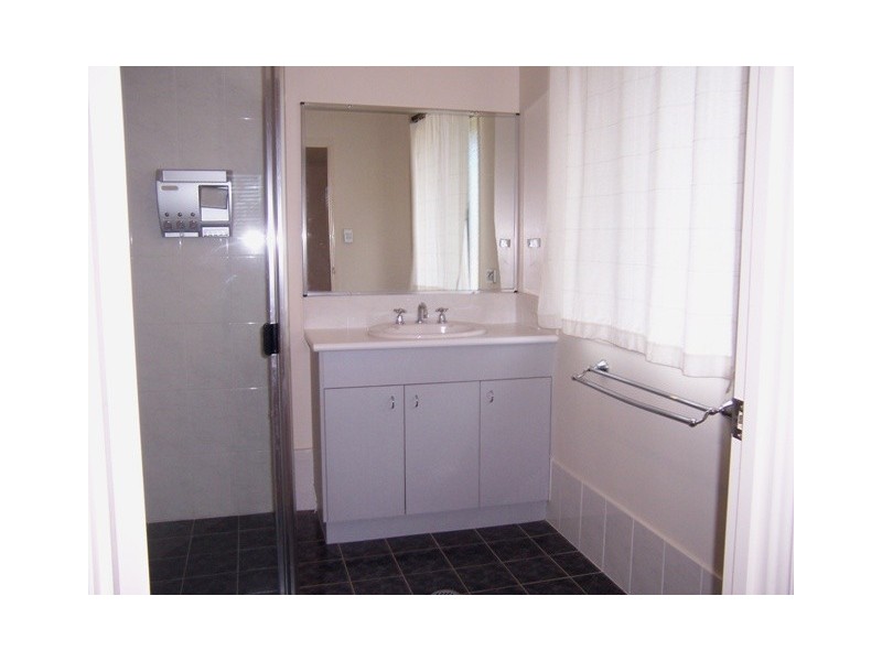 5 Devaney Court, Maudsland QLD 4210