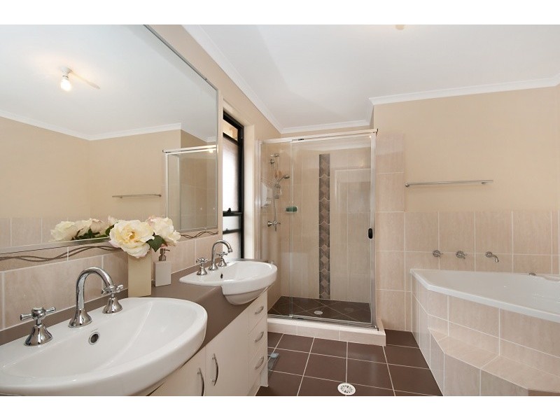 Pacific Pines QLD 4211