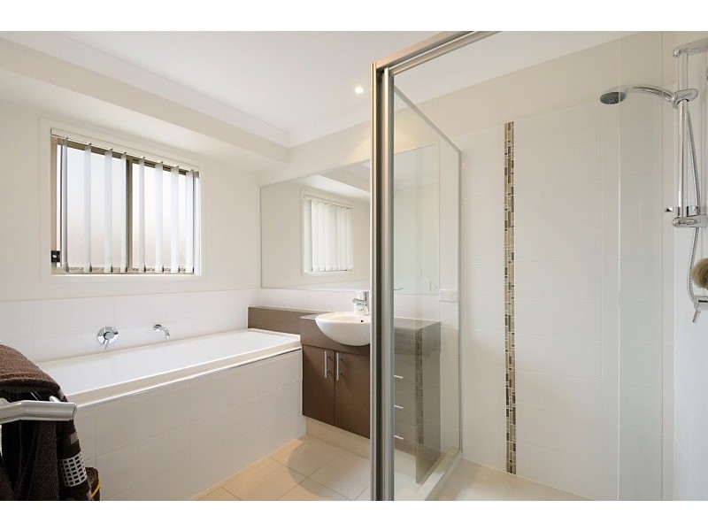 Pacific Pines QLD 4211