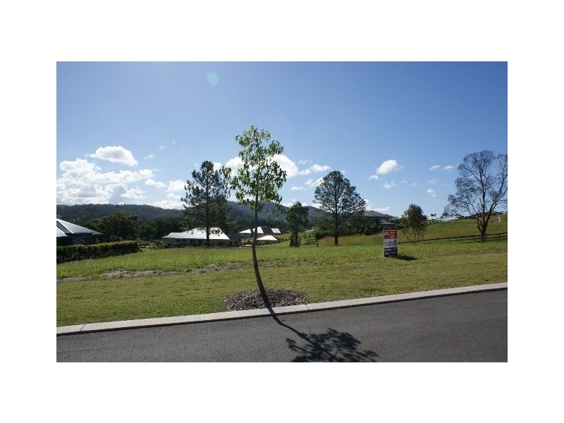 6 Summer Hill Crescent, Maudsland QLD 4210