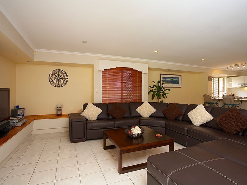 20 Queens Park Cct, Oxenford QLD 4210
