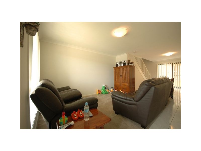 2/26 Whiteren Cct, Pacific Pines QLD 4211