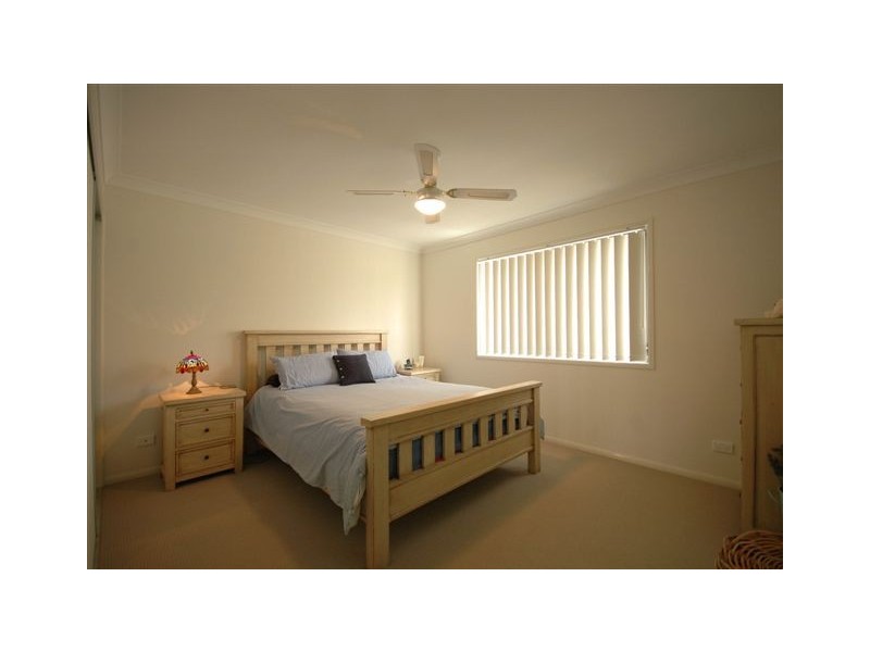 2/26 Whiteren Cct, Pacific Pines QLD 4211