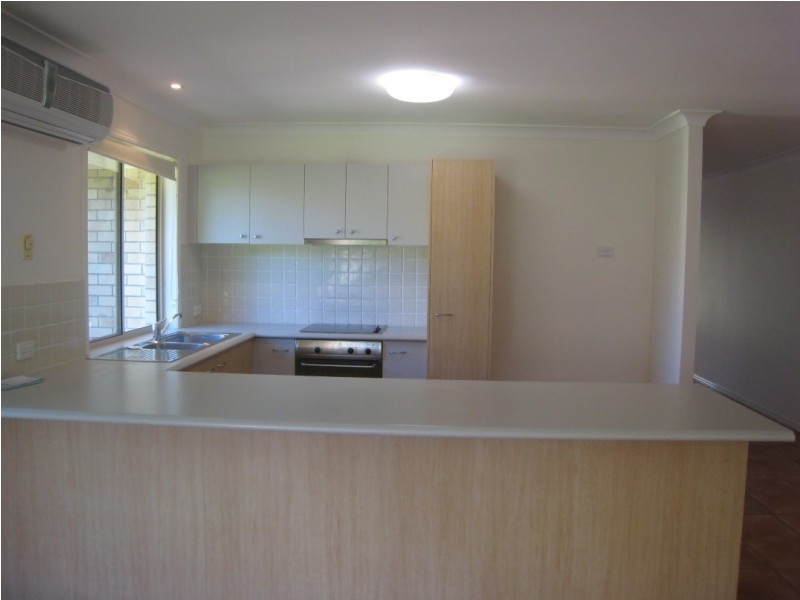 12 Barrs Ave, Oxenford QLD 4210