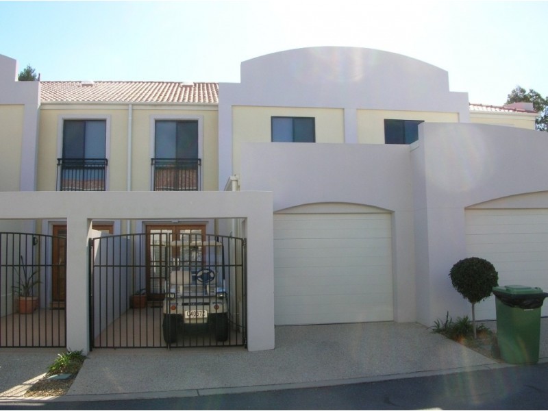 8852 Magnolia Drive East, Hope Island QLD 4212