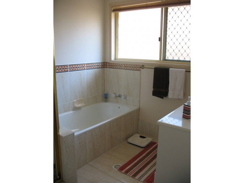 35 Oak Street, Shailer Park QLD 4128