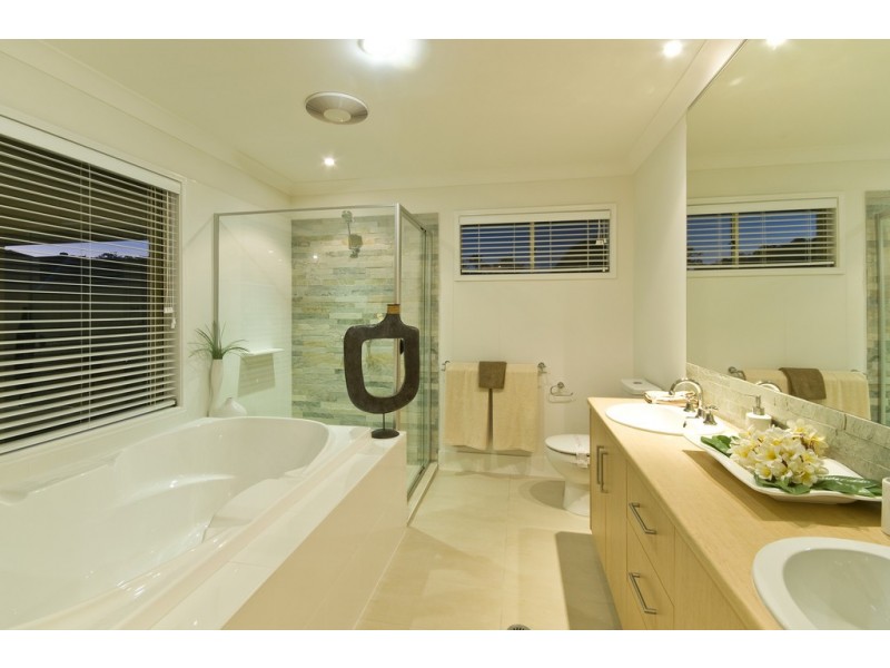 12 Rainlily Cres, Upper Coomera QLD 4209
