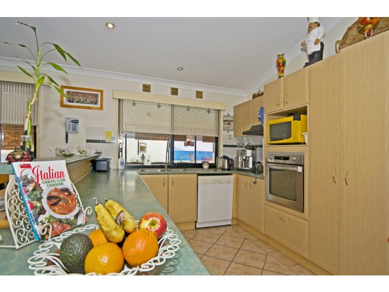 6 Orpington Ct, Arundel QLD 4214