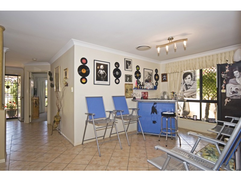 6 Orpington Ct, Arundel QLD 4214