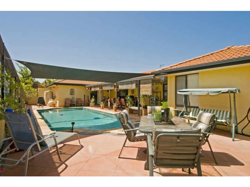 6 Orpington Ct, Arundel QLD 4214