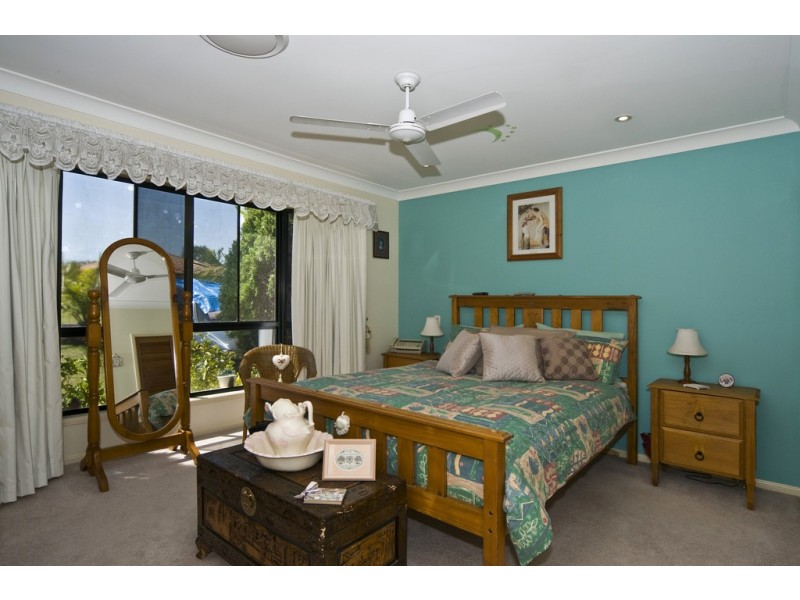 6 Orpington Ct, Arundel QLD 4214