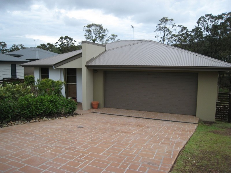 42 Cobb & Co Drive, Oxenford QLD 4210