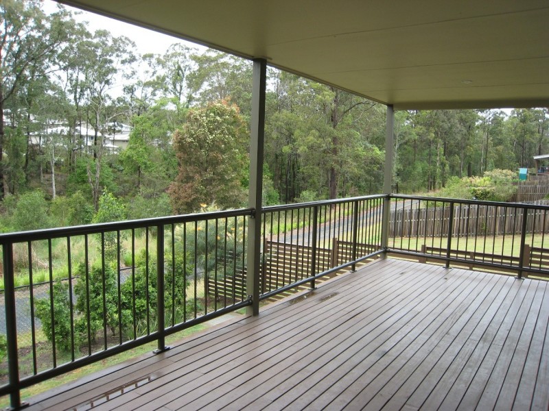 42 Cobb & Co Drive, Oxenford QLD 4210