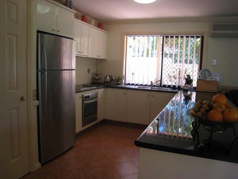 10 Kettlewell Chase, Arundel QLD 4214