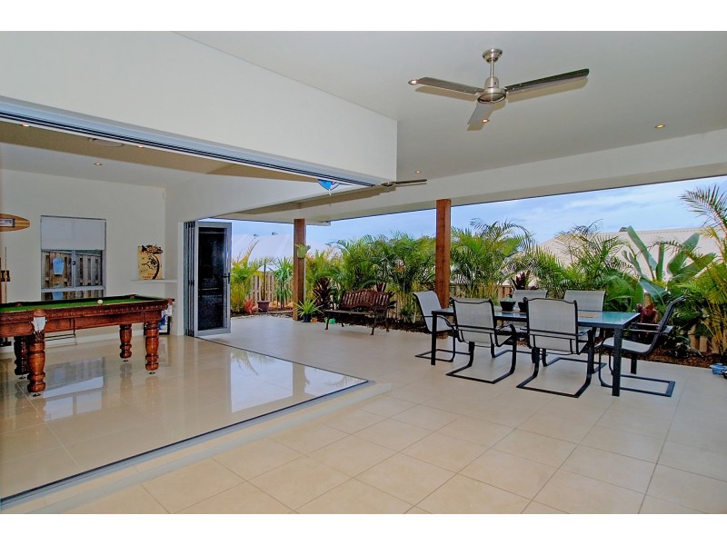 7 Sailaway Court, Coomera Waters QLD 4209