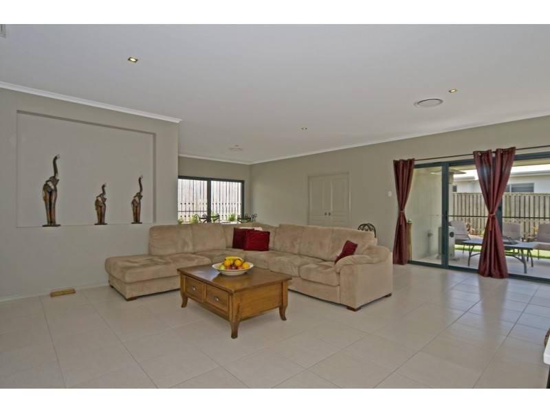 Coomera Waters QLD 4209