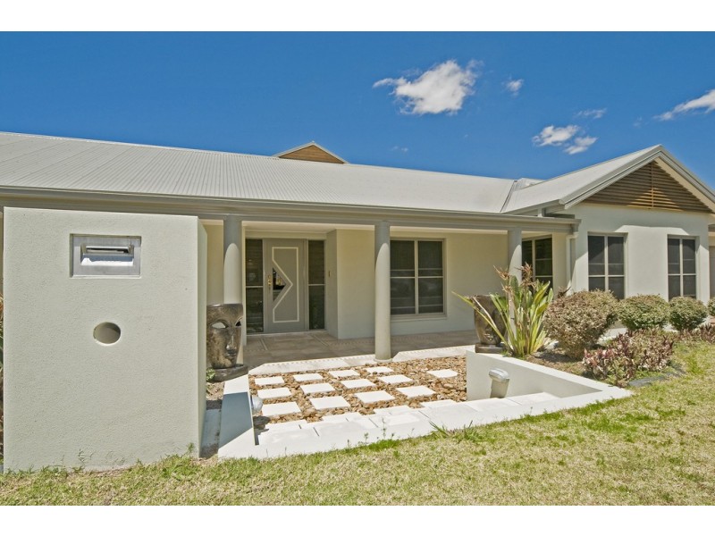 13 Pathfinder Road, Coomera QLD 4209