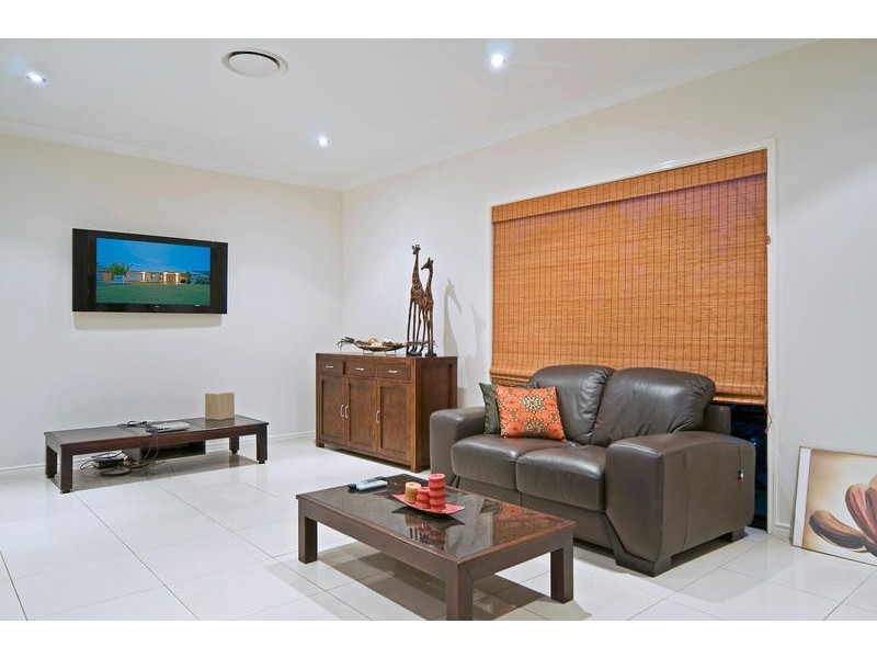 21 Slipstream Road, Coomera Waters QLD 4209
