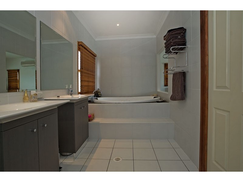 Wongawallan QLD 4210