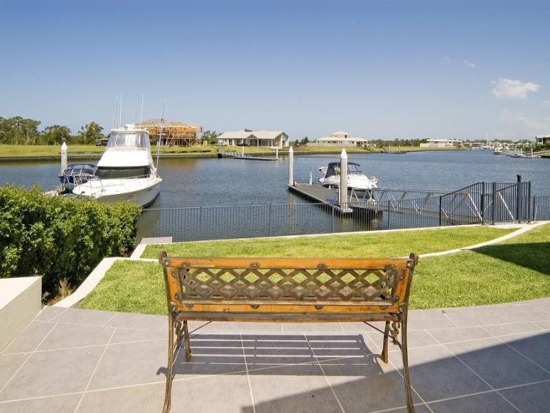 Coomera Waters QLD 4209