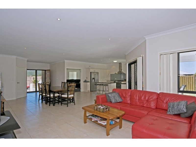 Pacific Pines QLD 4211