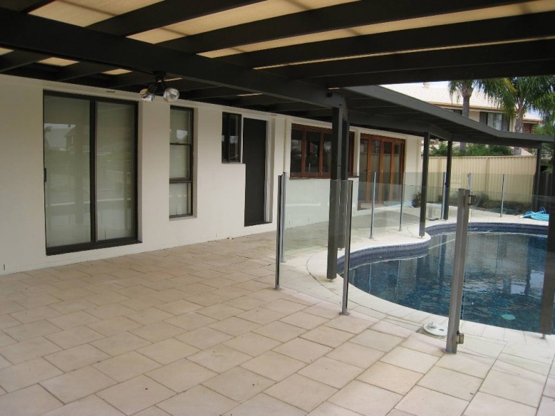 Paradise Point QLD 4216