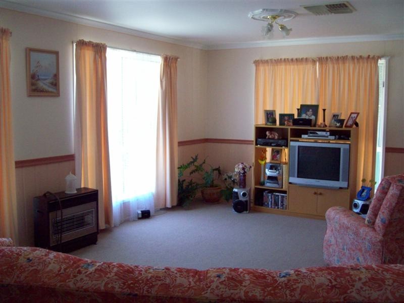 2 Hensler Street, Goondiwindi QLD 4390