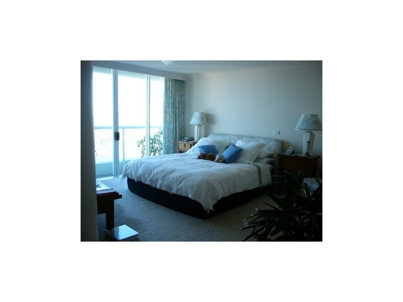 75 Brighton Parade, Southport QLD 4215