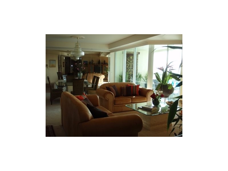 75 Brighton Parade, Southport QLD 4215