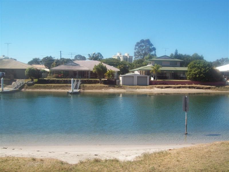 5 Schirmann Drive, Maroochydore QLD 4558